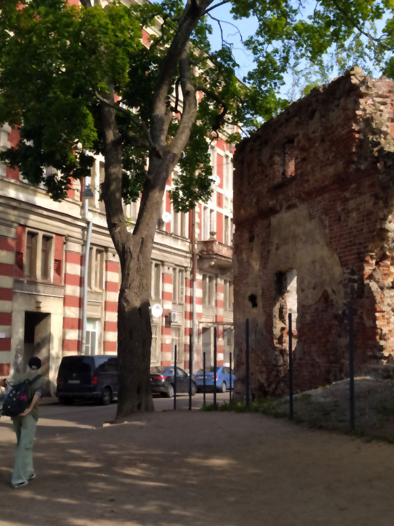 Кафедеральный каталический собор XV-XX. В 1940 году собор сгорел после попадания бомбы cafederal_sobor_105653.jpg