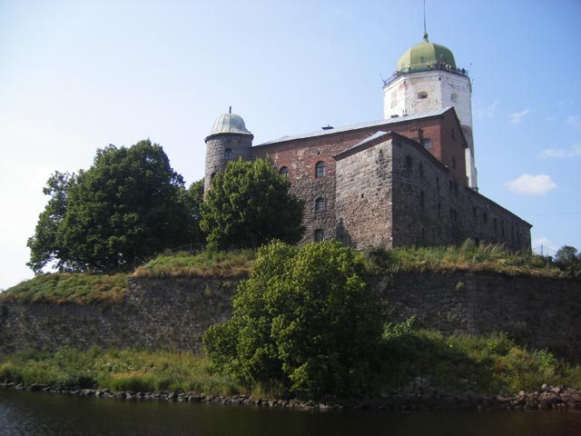 Выборгский замок. Вид с набережной ул. Северный Вал img1891_640x480_olaf_tower.jpg